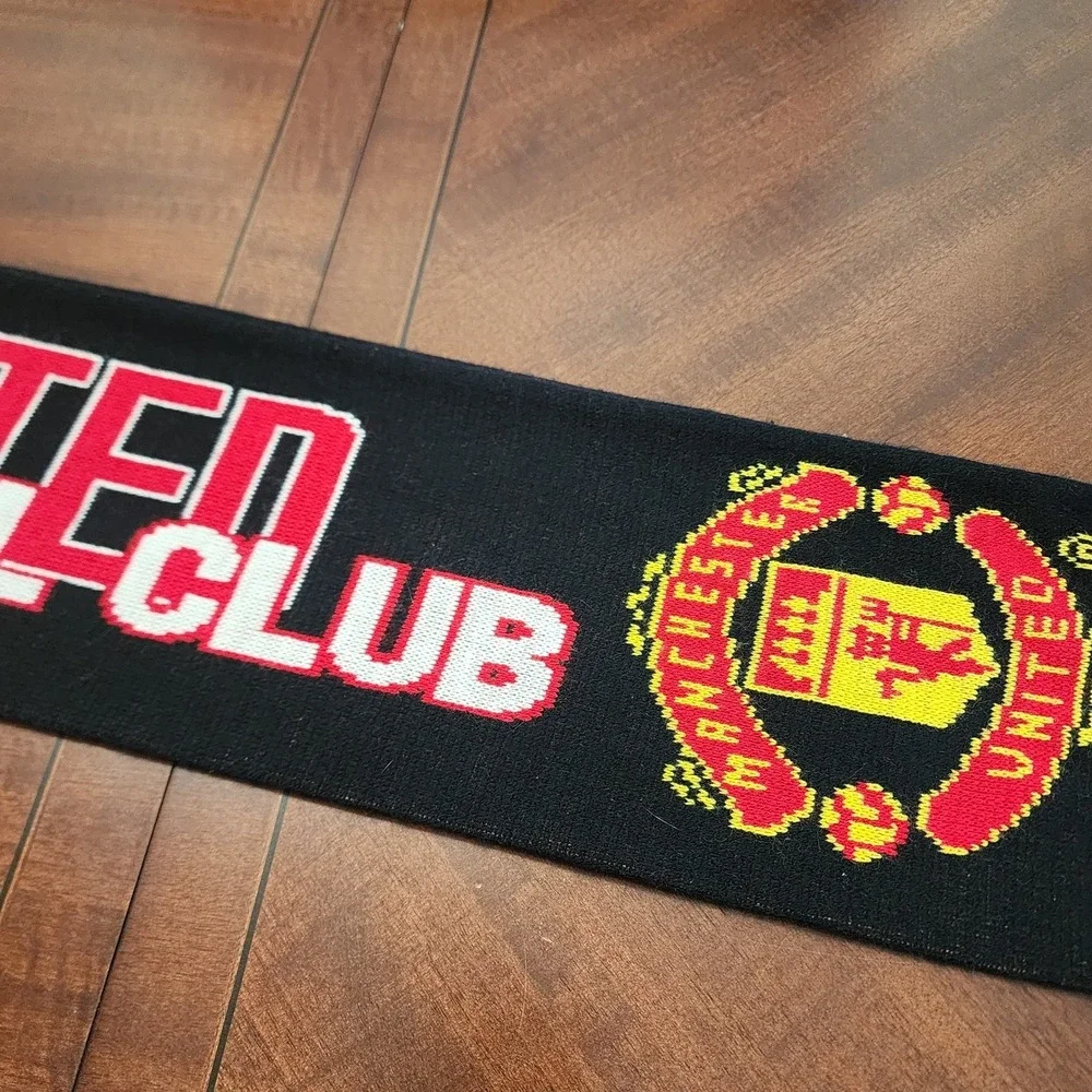 Manchester United Official Club Football/Soccer Scarf Spectator Merchandise